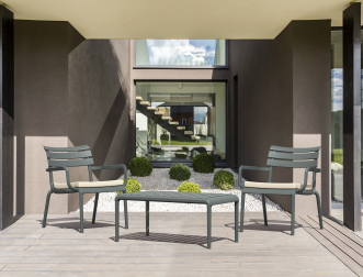 Столик пластиковый журнальный Paris Lounge Table