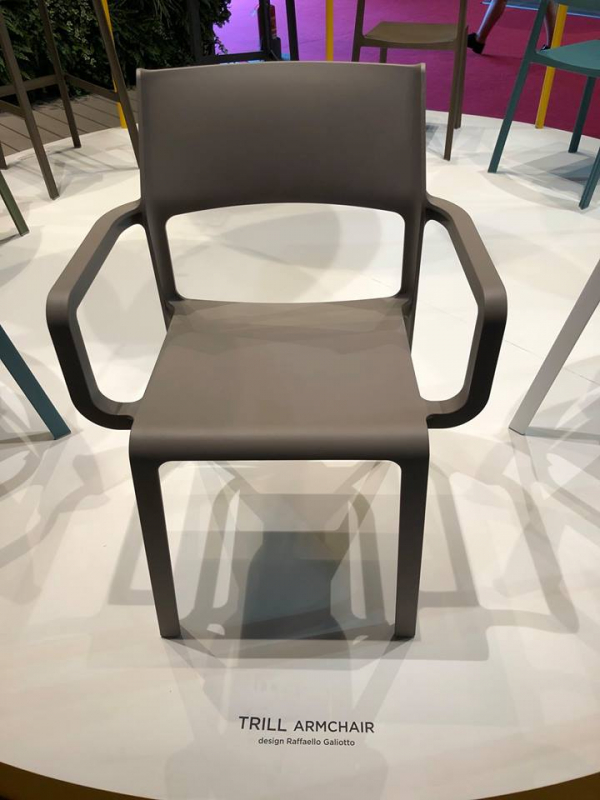 Кресло пластиковое Trill Armchair, табак