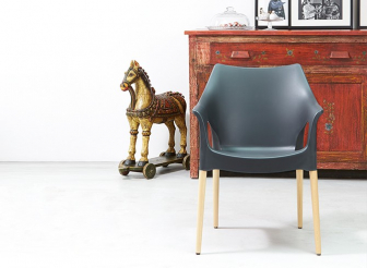 Кресло пластиковое-thumbs-Фото1