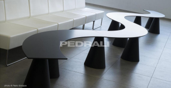 Скамейка полукруглая пластиковая Ikon Bench