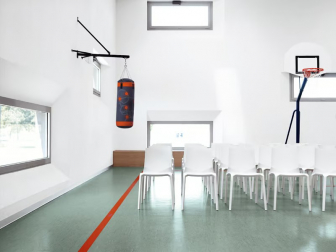 Стул пластиковый Plana