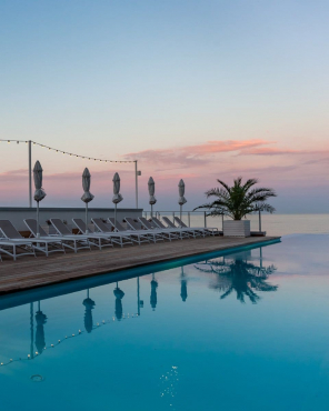 Moncastro Beach Hotel, Затока