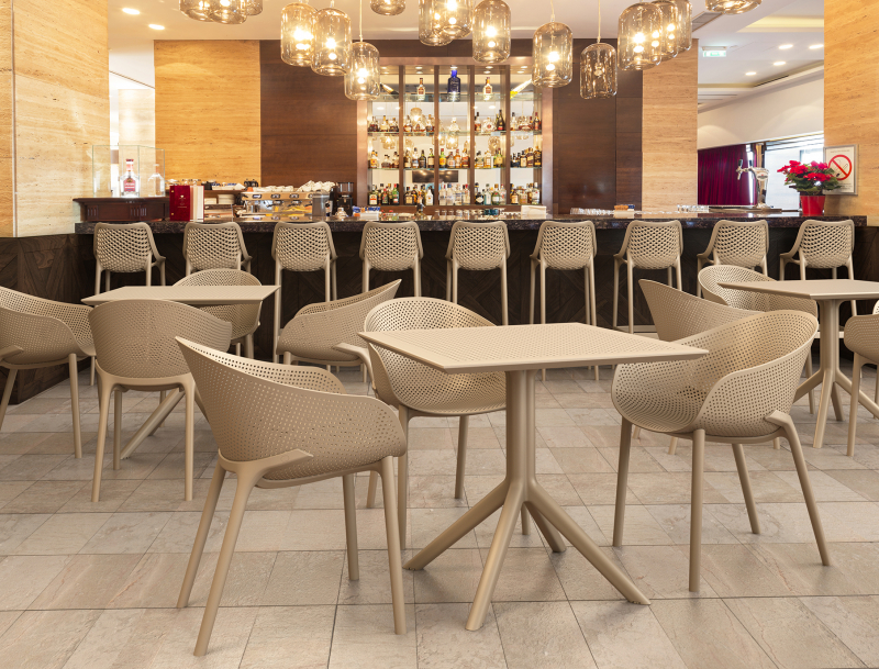 Стол пластиковый Sky Table 80, бежевый, 800х800х740 мм