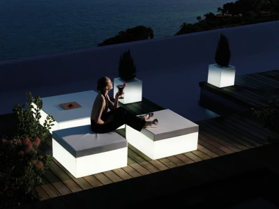 Столик пластиковый кофейный Vondom Jut Chill Basic полиэтилен Фото 10