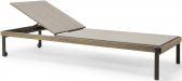 Лежак деревянный с обивкой Ethimo Allaperto Urban металл, тик, батилин капучино Фото 1