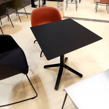 Et al. на выставке Salone del Mobile.Milano 2022