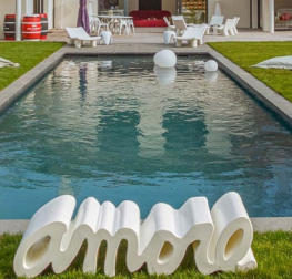Скамья пластиковая дизайнерская Amore Standard