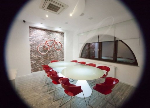 Дизайн Студия, Италия