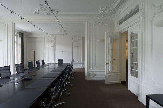 Sherman & Sterling, Франция