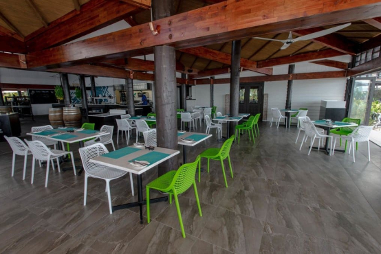 Ресторан Blu Brasserie в отеле Radisson Blu Resort Fiji Denarau Island, о. Денарау