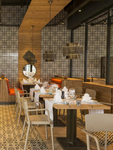 Кресло пластиковое Resol Lisboa armchair стеклопластик песочный Фото 3