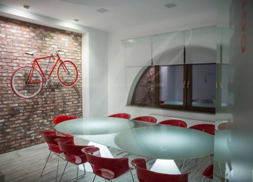 Дизайн Студия, Италия