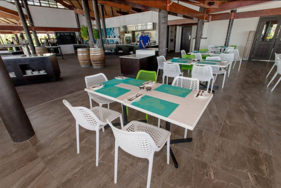 Ресторан Blu Brasserie в отеле Radisson Blu Resort Fiji Denarau Island, о. Денарау