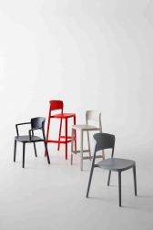 Стул пластиковый полубарный Abuela Stool 67