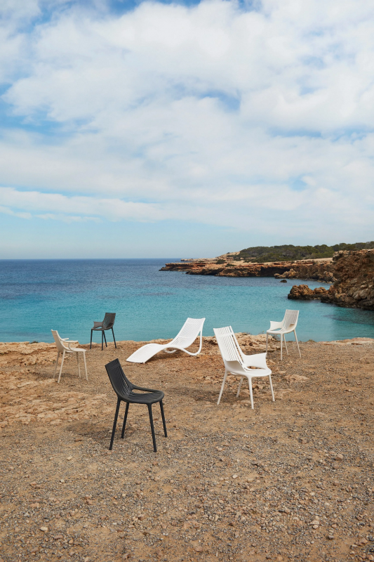 Лежак пластиковый Ibiza Basic