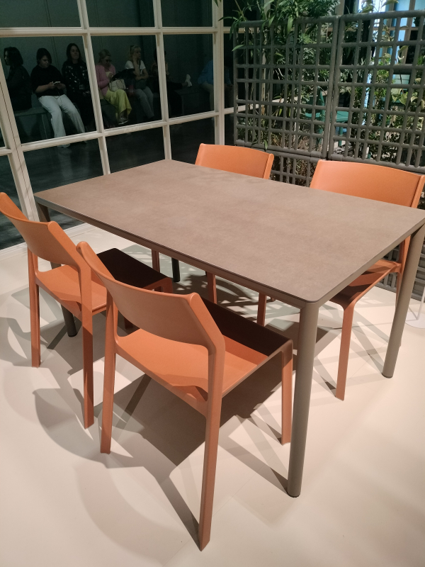 Стул пластиковый Trill Bistrot, кирпичный
