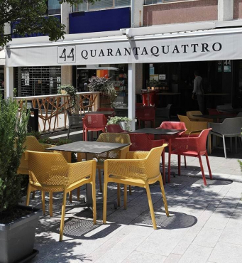 Бар Quarantaquattro, Арциньяно, Италия