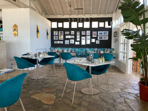 Trinca Espinhas restaurant, Praia de Sao Torpes, Сайнс, Португалия
