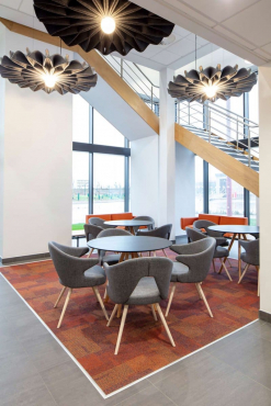 Logistic Company, Аэропорт Восточный Мидленд, Великобритания