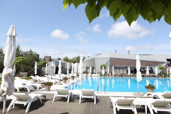 Загородный клуб 