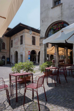 Caffè Commercio, Азоло, Италия