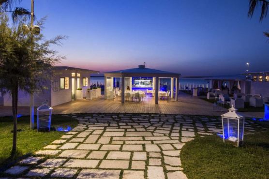 Oktàgona beach & restaurant, Бриндизи, Италия