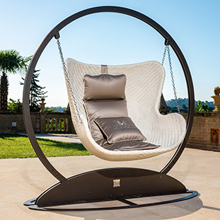 Подвесные кресла и качели