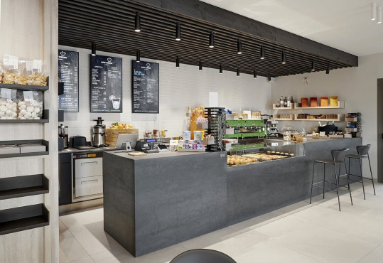 Al Santuario - Café and Bistro, Адро, Италия