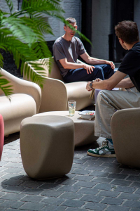 Столик пластиковый журнальный SLIDE Reborn Standard полиэтилен миндальный бежевый Фото 5