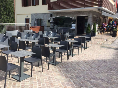 Shane at Bar Maturi - Madonna di Campiglio, Пинцоло, Италия