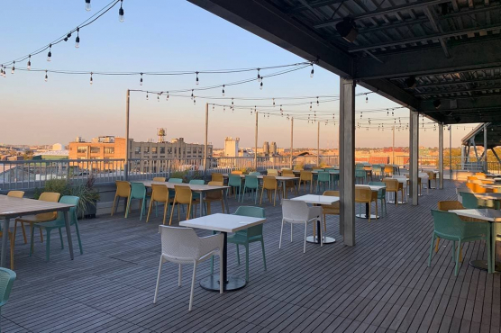 Бар LLoHi, Бруклин, г. Нью-Йорк, США