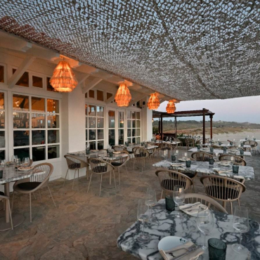 Trinca Espinhas restaurant, Praia de Sao Torpes, Сайнс, Португалия