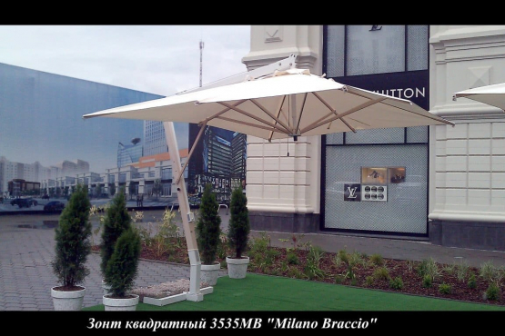 Летнее кафе у ГУМ, Москва