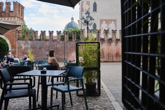 Papillon Enoteca, Тьене, Италия