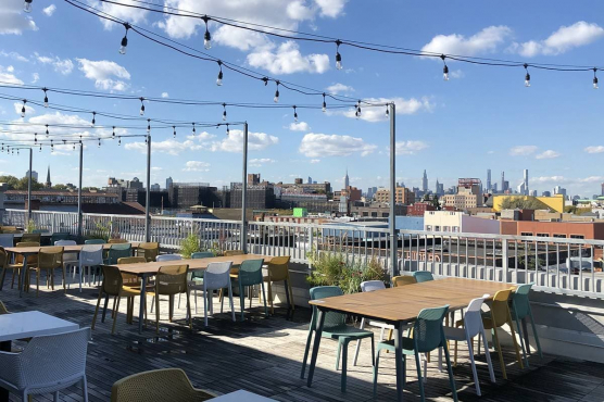 Бар LLoHi, Бруклин, г. Нью-Йорк, США