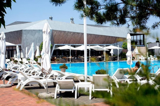 Загородный клуб 