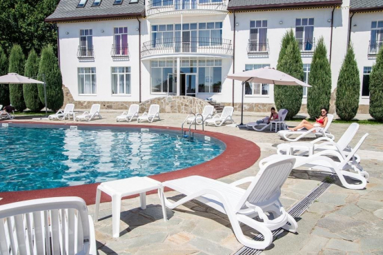 Загородный клуб 