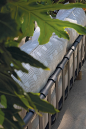 Диван трехместный с подушками-thumbs-Фото4