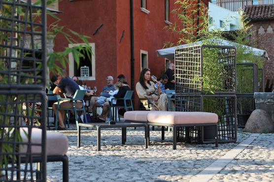 Papillon Enoteca, Тьене, Италия