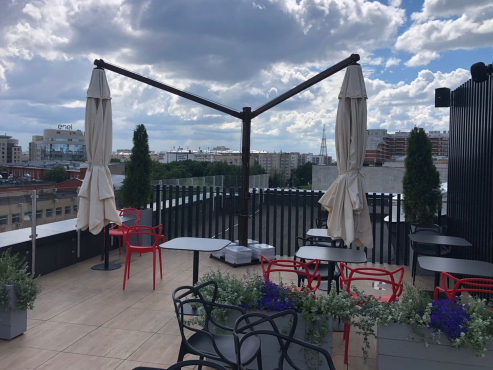 Зона отдыха на крыше бизнес-центра, Москва