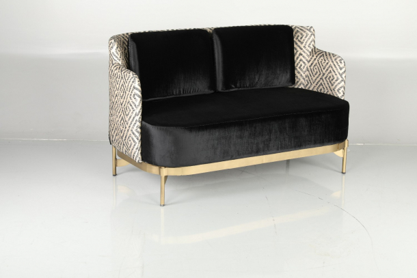 Диван двухместный с подушками Minotti