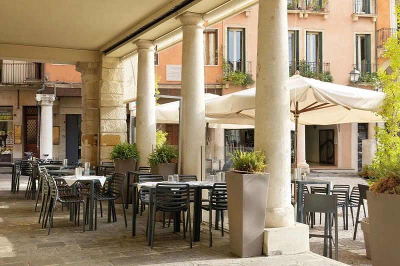 Стул пластиковый Doga Bistrot, антрацит