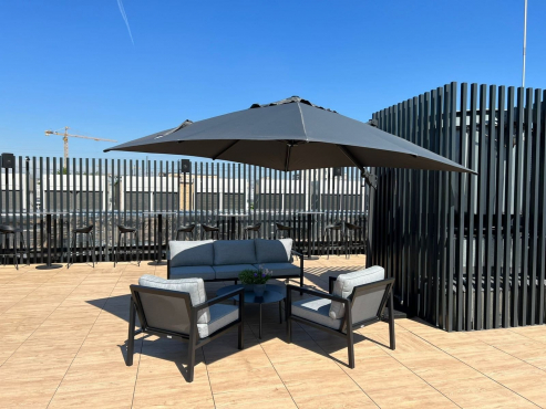 Зона отдыха на крыше бизнес-центра, Москва