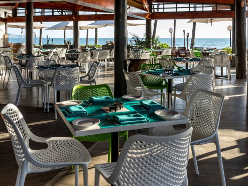Ресторан Blu Brasserie в отеле Radisson Blu Resort Fiji Denarau Island, о. Денарау