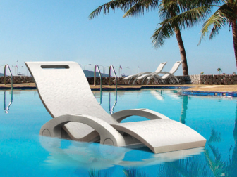 Шезлонг-лежак пластиковый плавающий Serendipity Chaise Floating S130