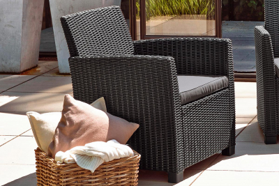 Комплект пластиковой мебели Keter Corona set with cushion box пластик с имитацией плетения графит Фото 5