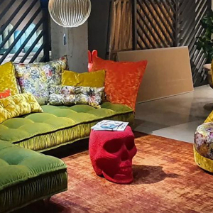 Табурет пластиковый Qeeboo Mexico Velvet Finish полиэтилен фуксия Фото 10
