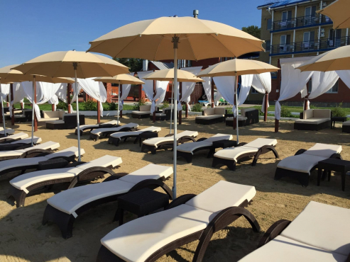 Пляж и база отдыха 