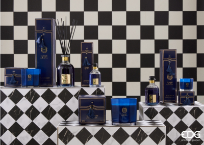 Аромасвеча Черный Лес (Black Forest) EDG Classic Candle стекло, воск темно-синий Фото 3