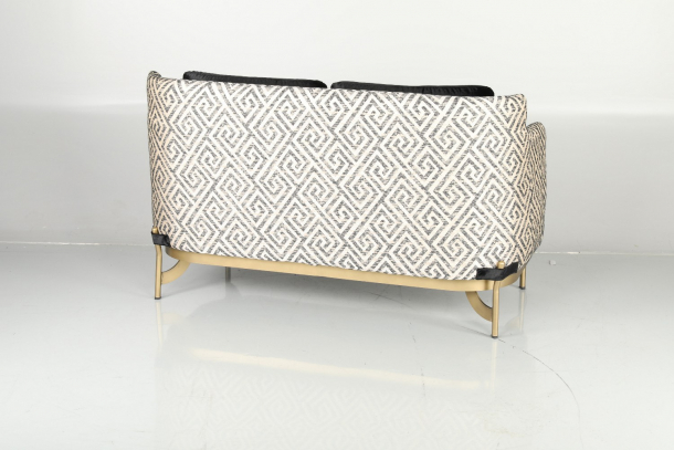Диван двухместный с подушками Minotti